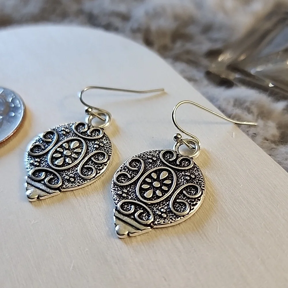Silver‎ Ornate Dangle Earrings